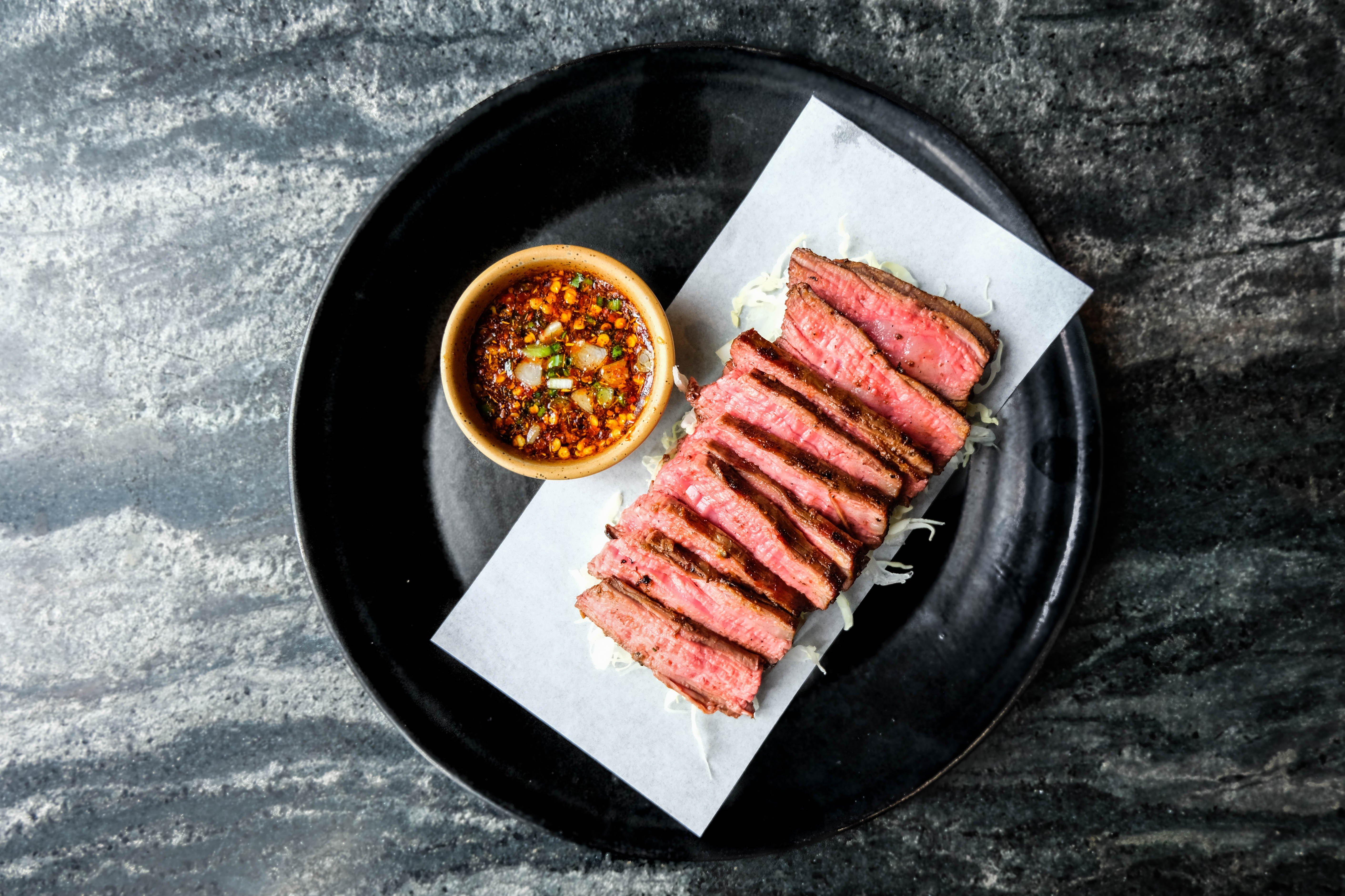 Hotel Indigo Bangkok Wireless Road By Ihg Zewnętrze zdjęcie A plate of grilled steak