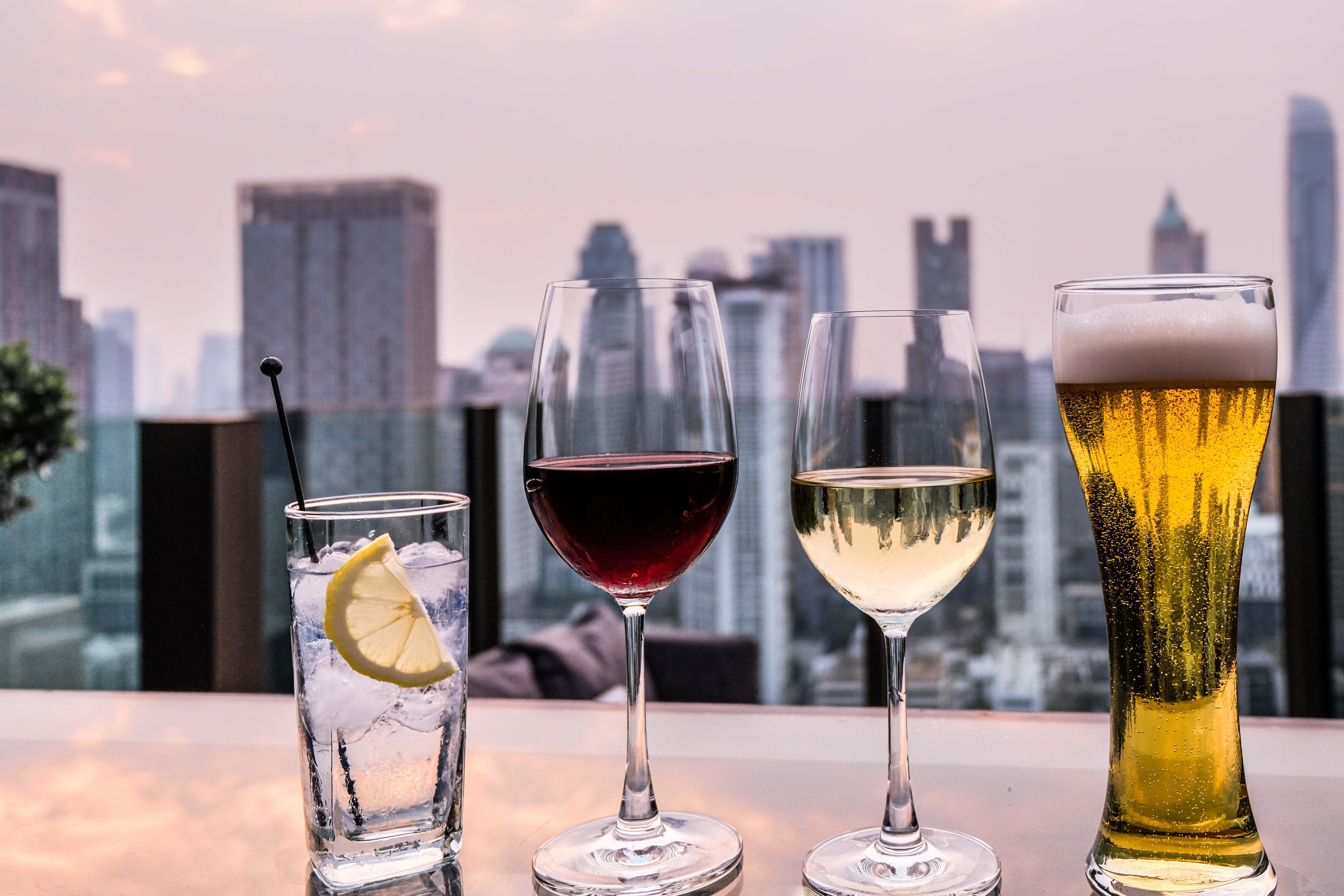 Hotel Indigo Bangkok Wireless Road By Ihg Zewnętrze zdjęcie A selection of alcoholic drinks