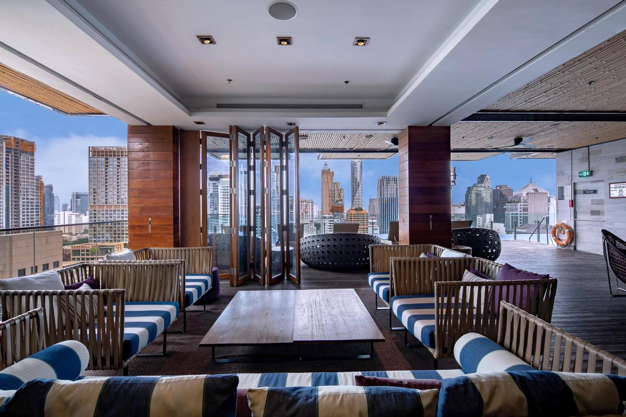 Hotel Indigo Bangkok Wireless Road By Ihg Zewnętrze zdjęcie The 360° Sky Bar