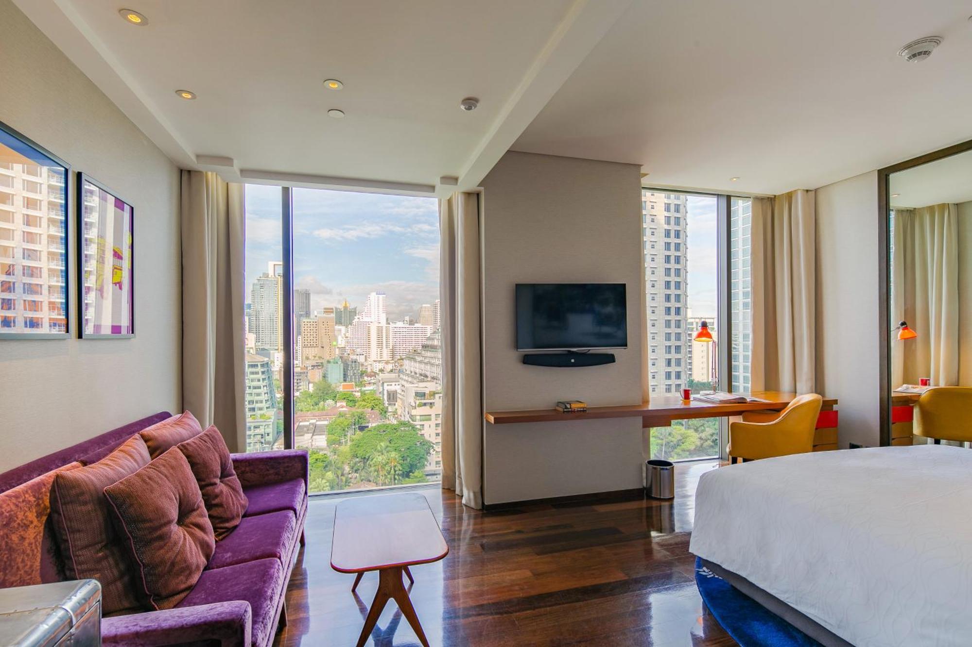 Hotel Indigo Bangkok Wireless Road By Ihg Zewnętrze zdjęcie A suite at the hotel